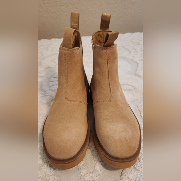 Sorel booties - Picture 1 of 7